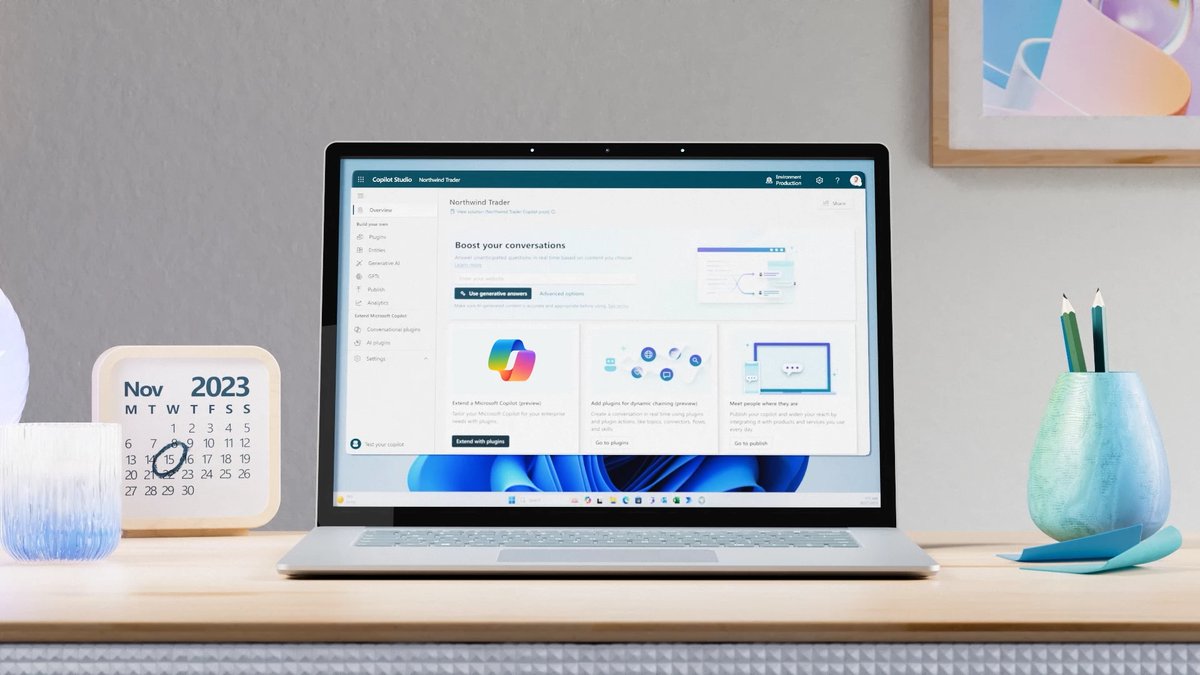 Laptop met Copilot Studio waar een agent wordt gebouwd